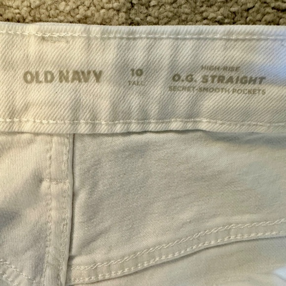 White Jeans: NWT Old Navy High-Waisted OG Straight Ankle Jeans; Size 10 tall - Picture 7 of 9